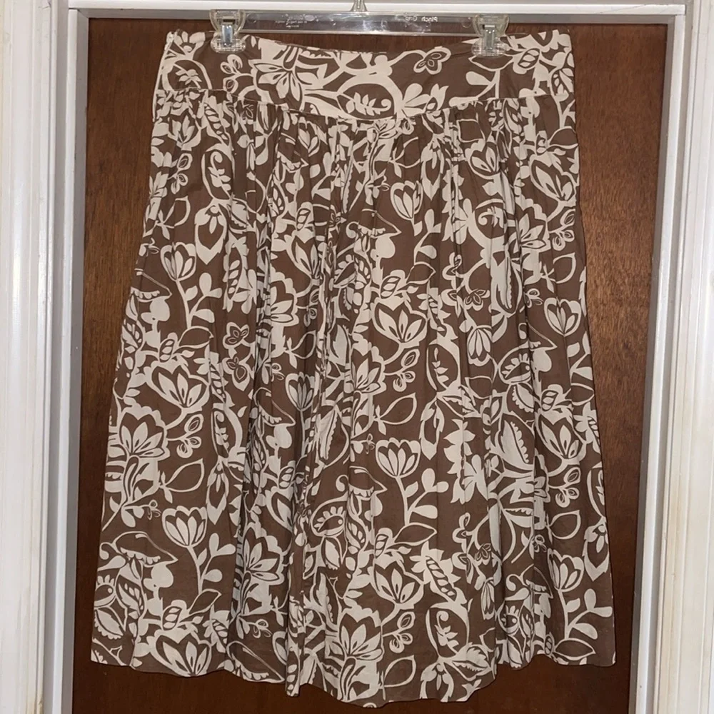 Cato brown with white floral pattern skirt​​​ - Picture 2 of 3